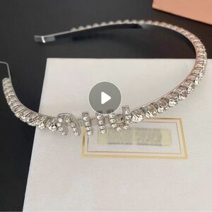 Elegant Silver Crystal headband